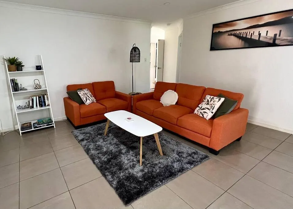 Lux In Bundy - Wifi, Ac, Netflix And Comfort Bundaberg 0*,  Australia