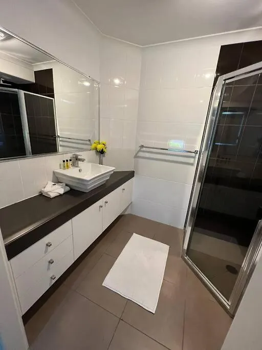 Lux In Bundy - Wifi, Ac, Netflix And Comfort Bundaberg Apartment